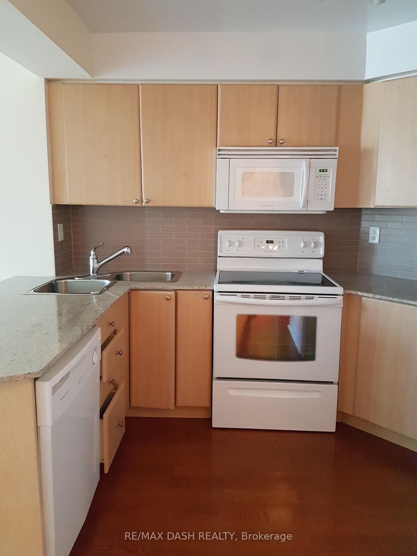 763 Bay St, unit 3001 for rent