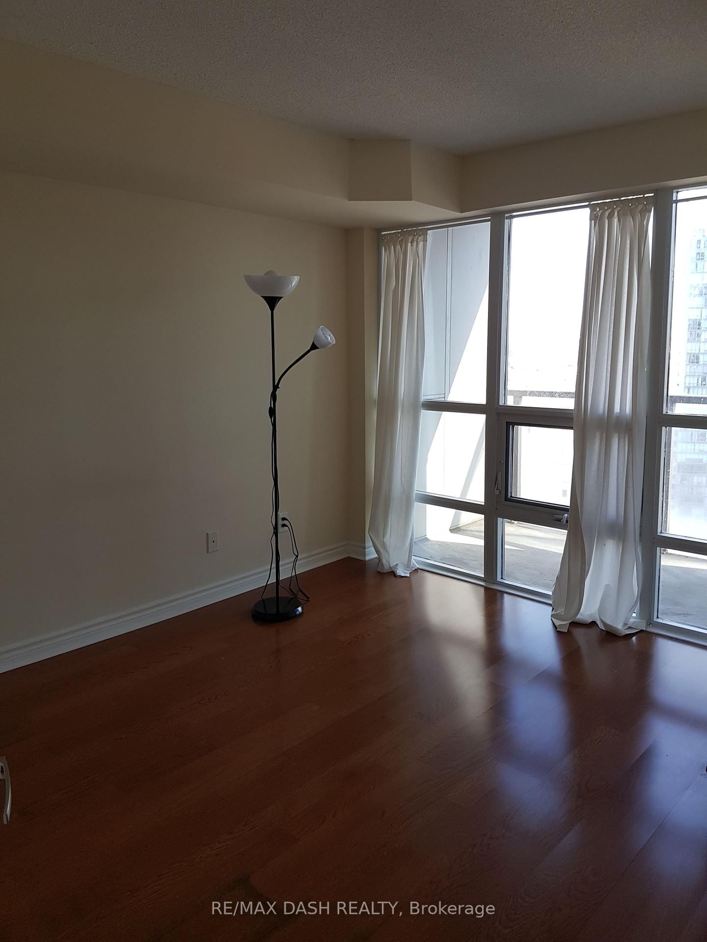 763 Bay St, unit 3001 for rent