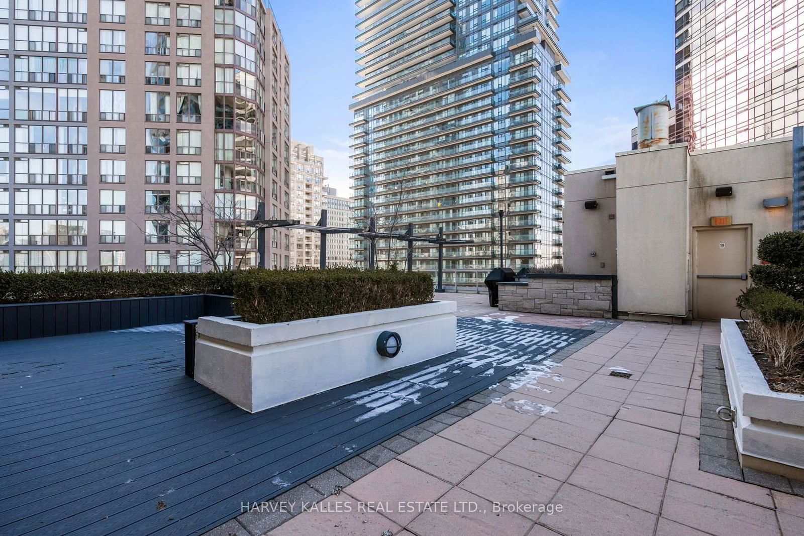 11 St Joseph St, unit 618 for sale