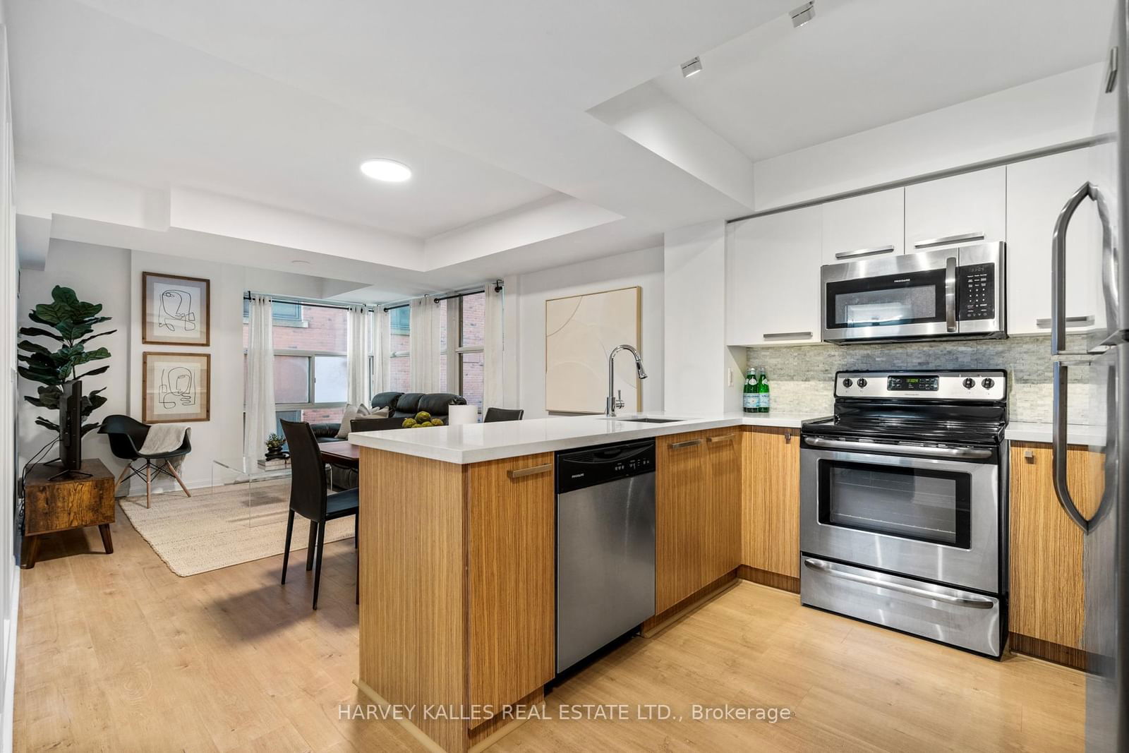 11 St Joseph St, unit 618 for sale