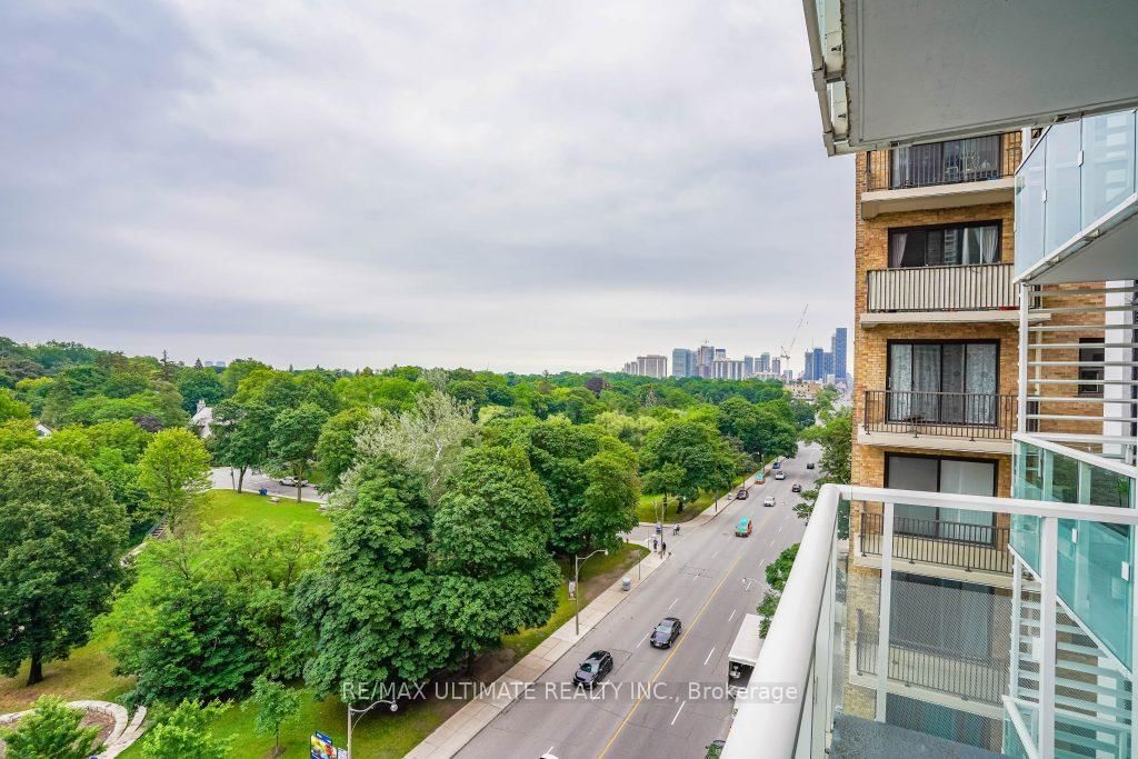 3018 Yonge St, unit 812 for rent