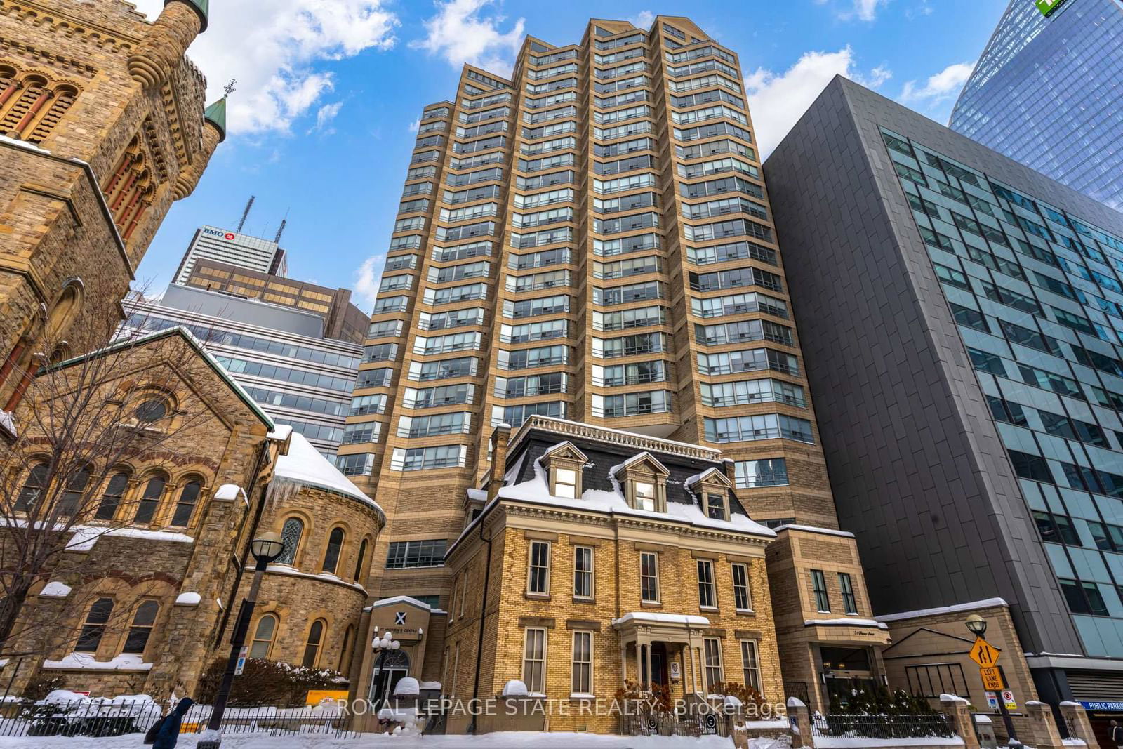 71 Simcoe St, unit 2201 for sale