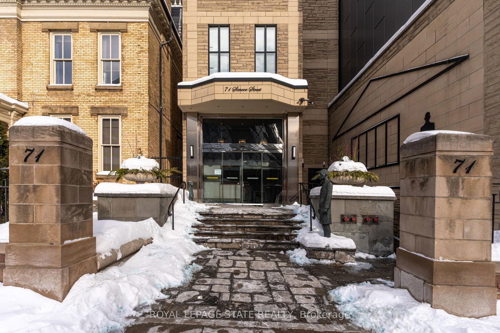 71 Simcoe St, unit 2201 for sale