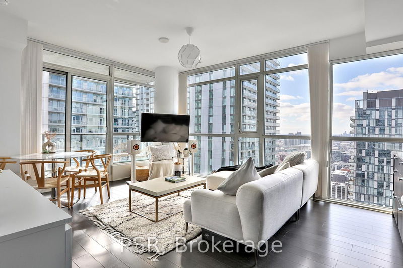 290 Adelaide St W, unit 3811 for sale