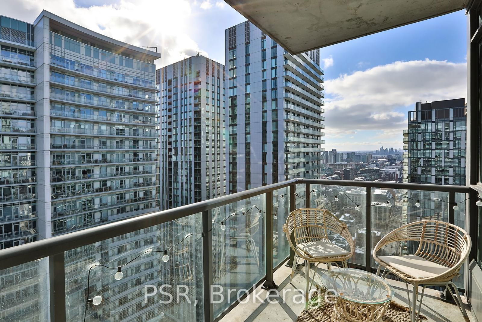 290 Adelaide St W, unit 3811 for sale