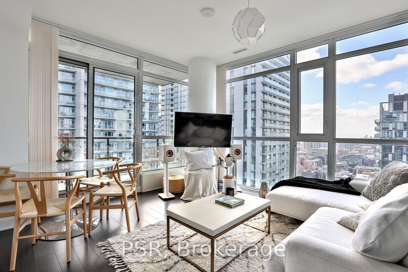 290 Adelaide St W, unit 3811 for sale