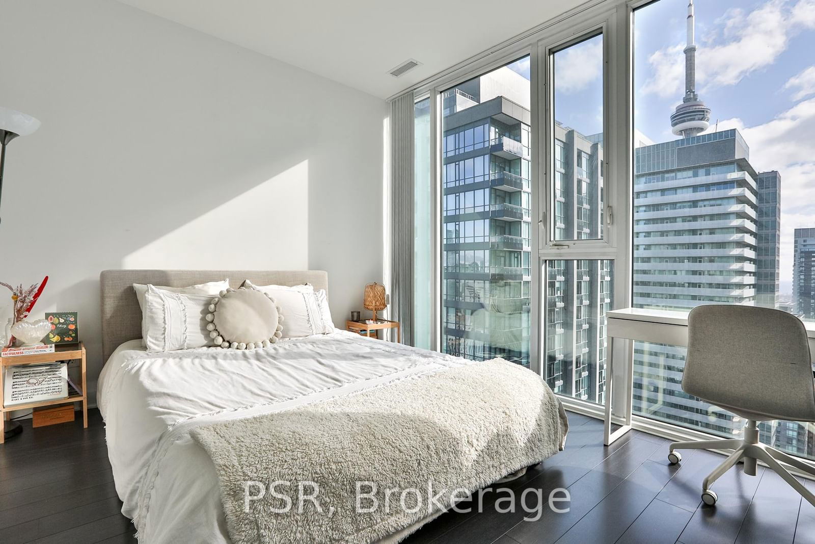 290 Adelaide St W, unit 3811 for sale