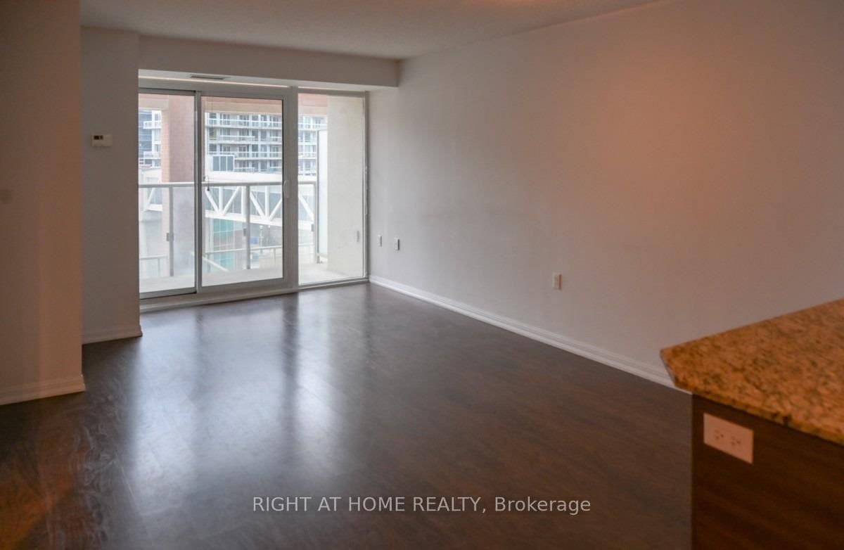 125 Western Battery Rd, unit 516 for rent