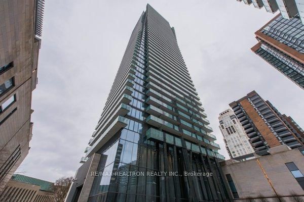 65 St Mary St, unit 910 for rent