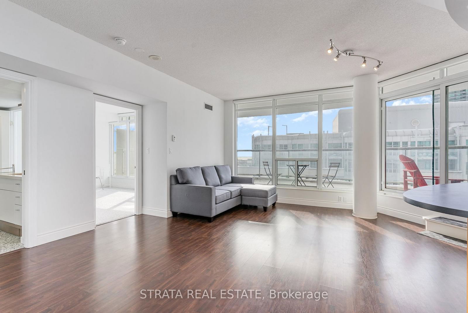 550 Queens Quay W, unit 1107 for rent