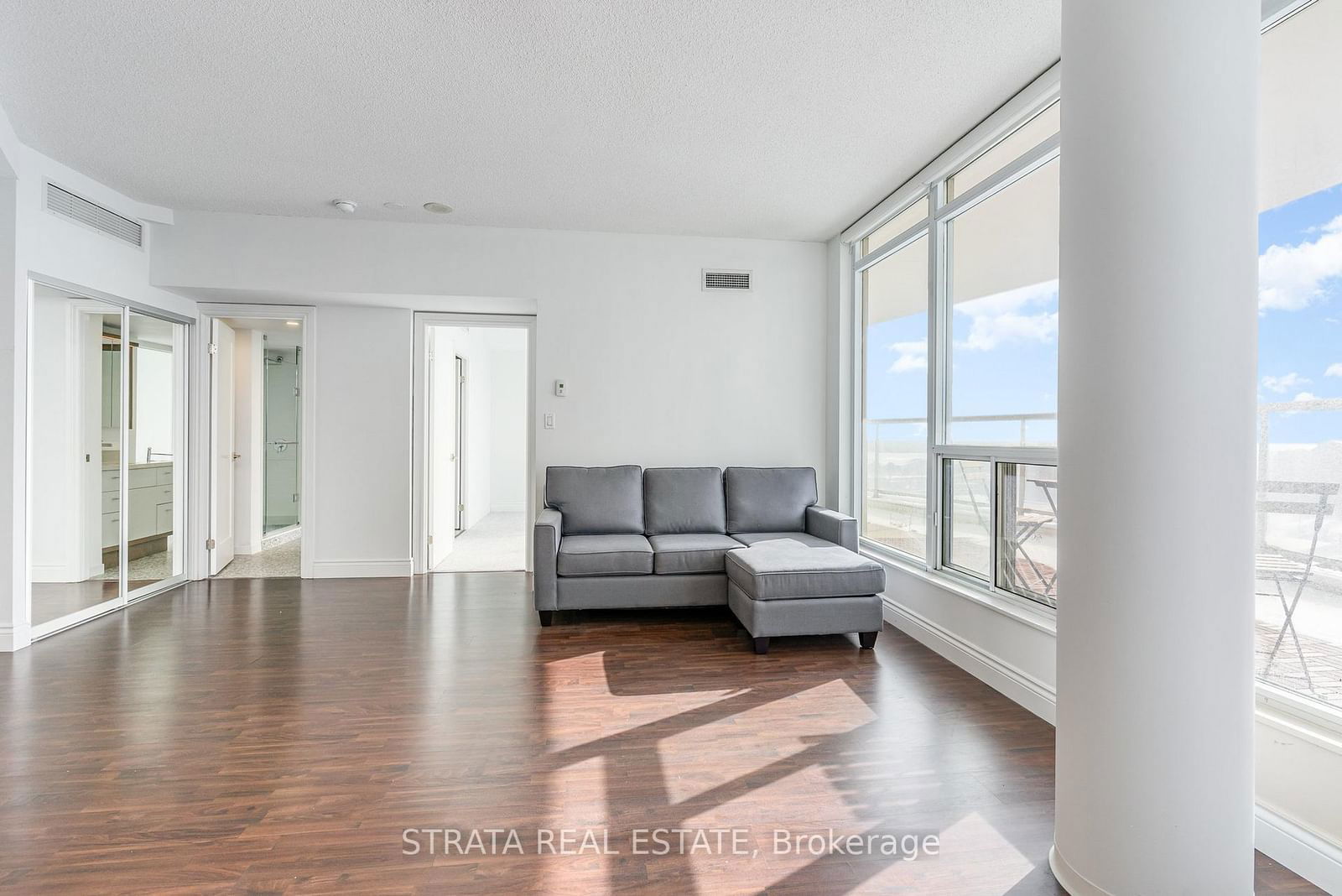 550 Queens Quay W, unit 1107 for rent