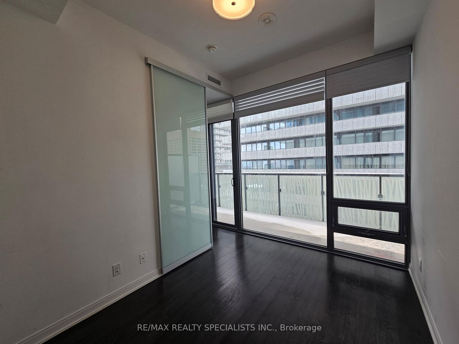 50 CHARLES St E, unit 3007 for rent