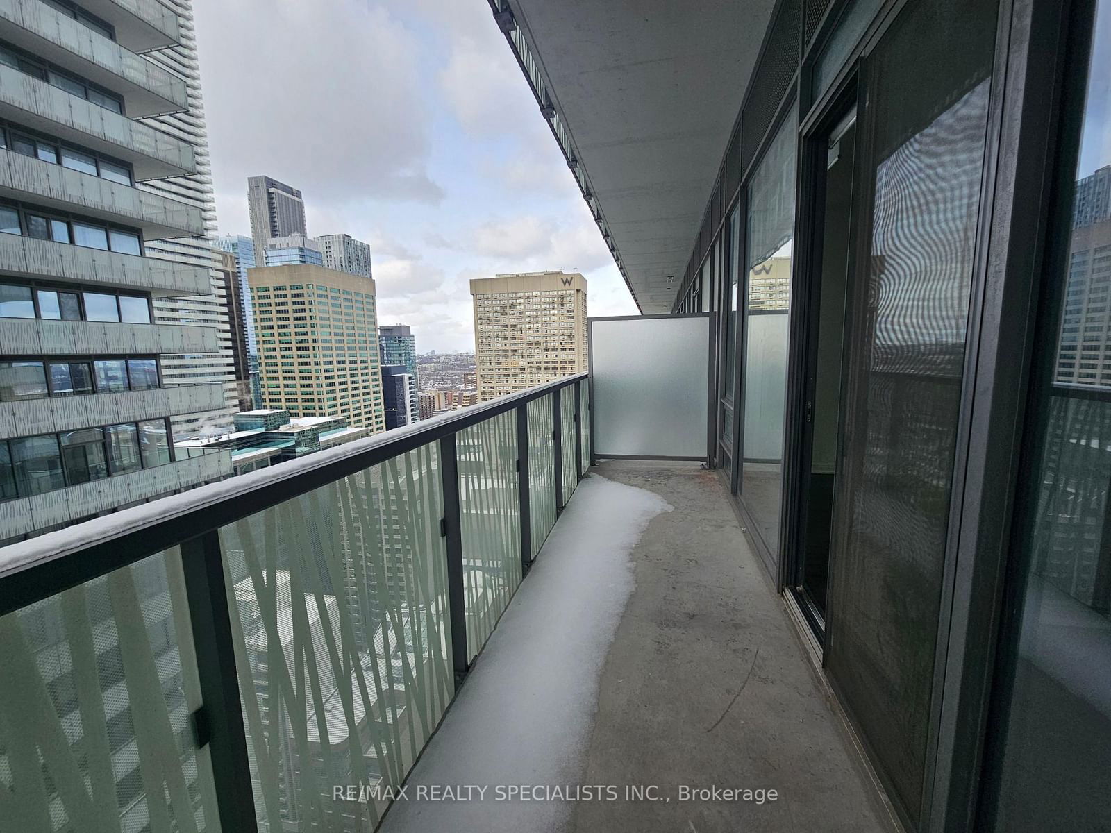 50 CHARLES St E, unit 3007 for rent