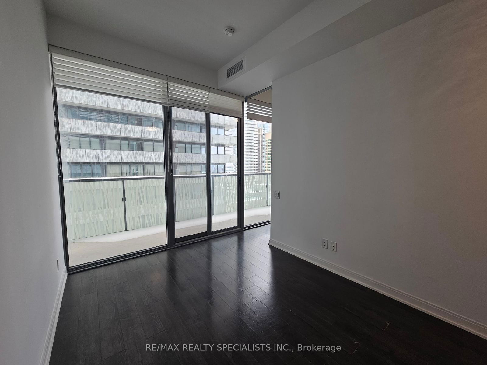 50 CHARLES St E, unit 3007 for rent