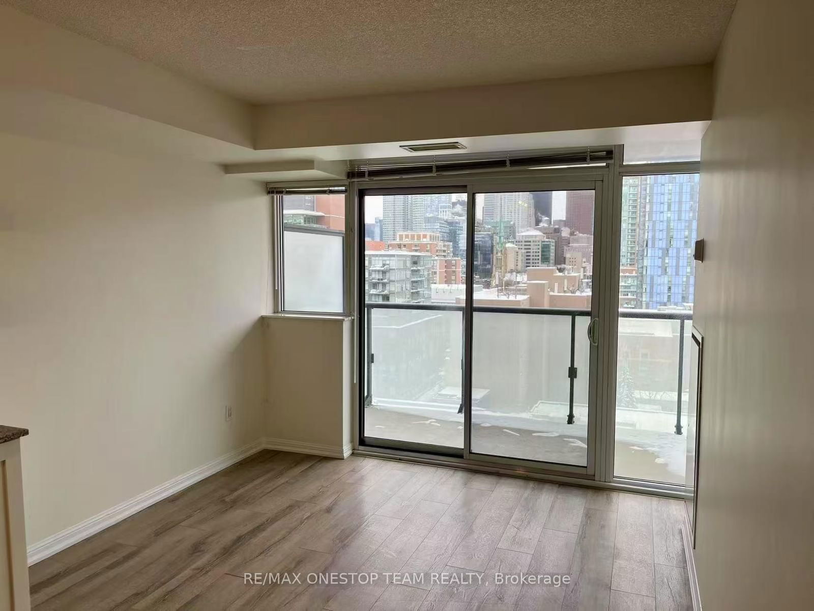 400 Adelaide St E, unit 1710 for rent