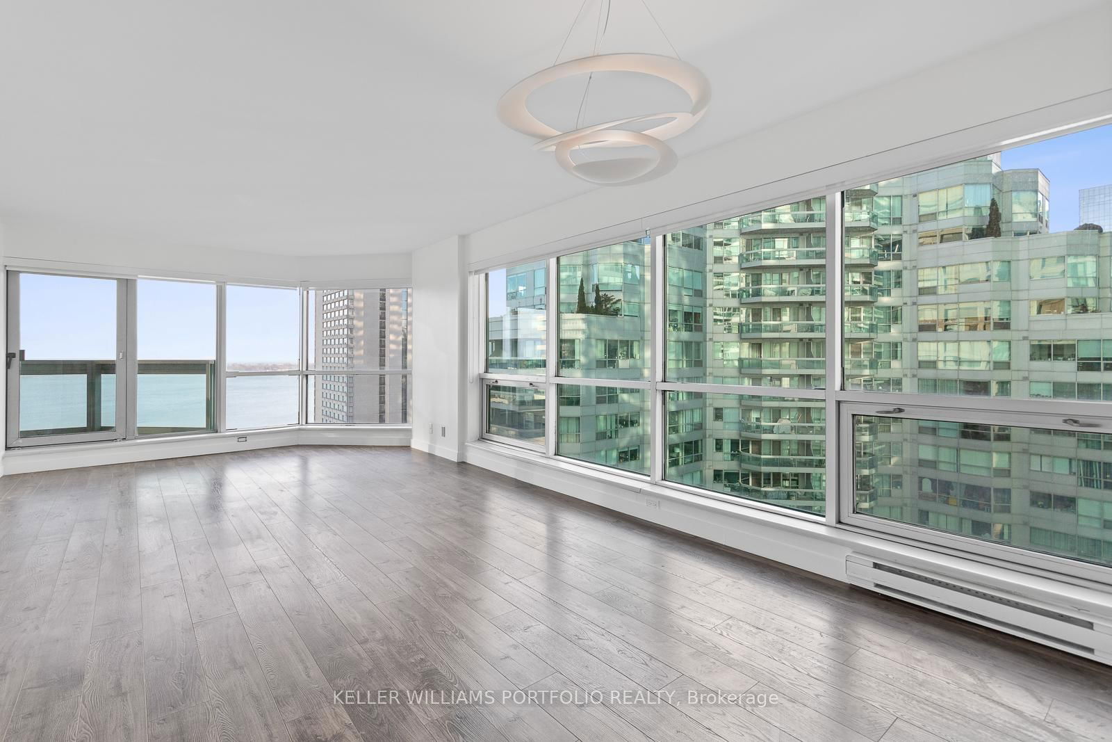 10 Yonge St, unit 2212 for rent