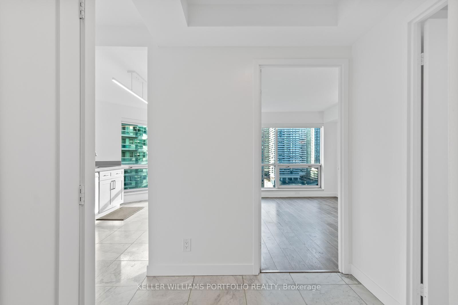 10 Yonge St, unit 2212 for rent