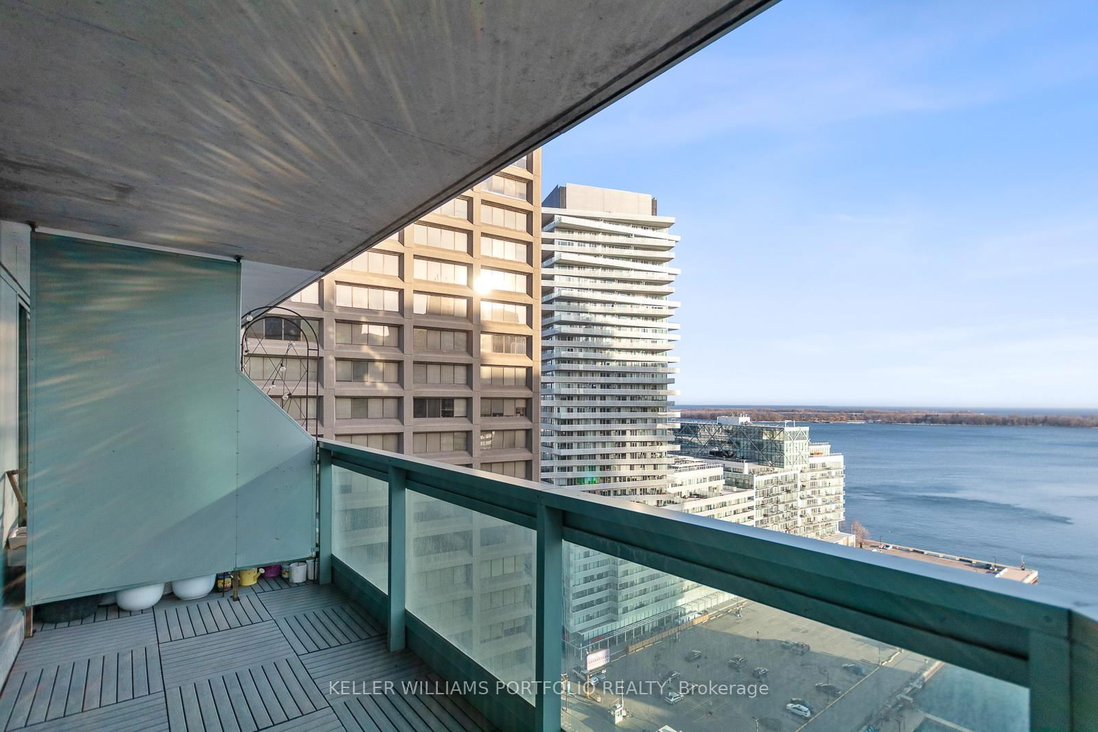 10 Yonge St, unit 2212 for rent