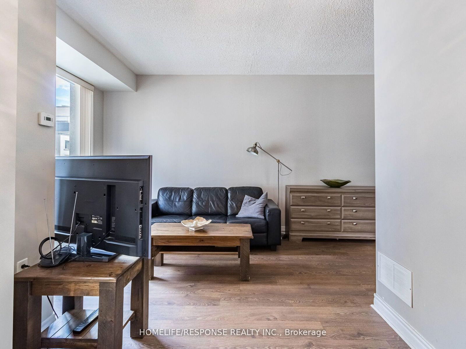 85 Bloor St E, unit 802 for sale