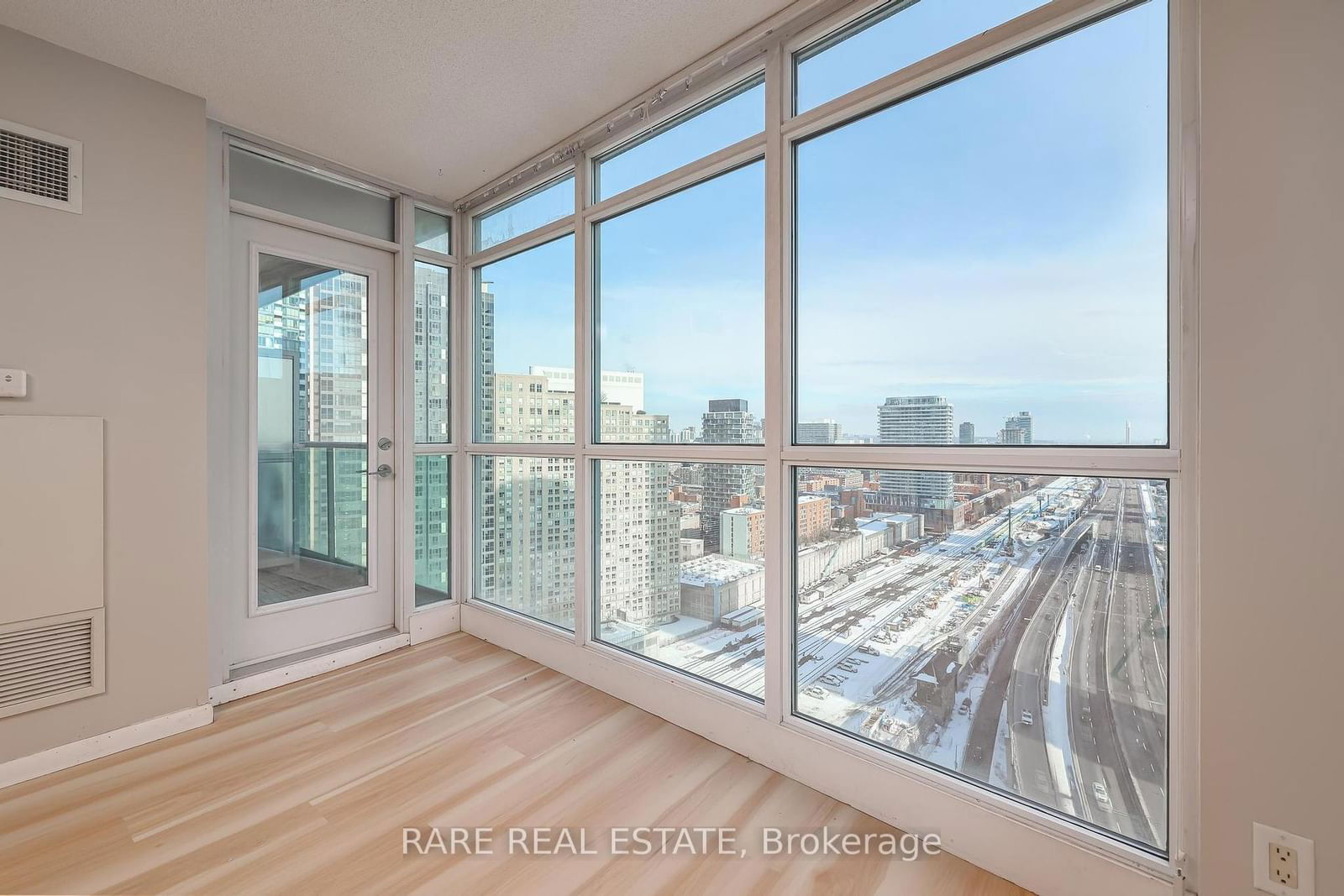 18 Yonge St, unit 2808 for rent