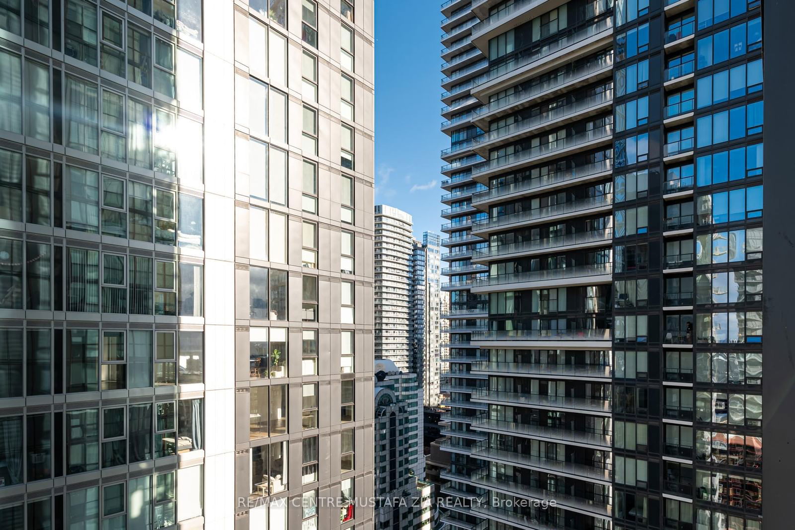 88 Blue Jays Way, unit 2501 for sale