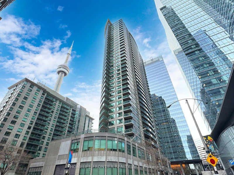 30 Grand Trunk Cres, unit 1812 for sale