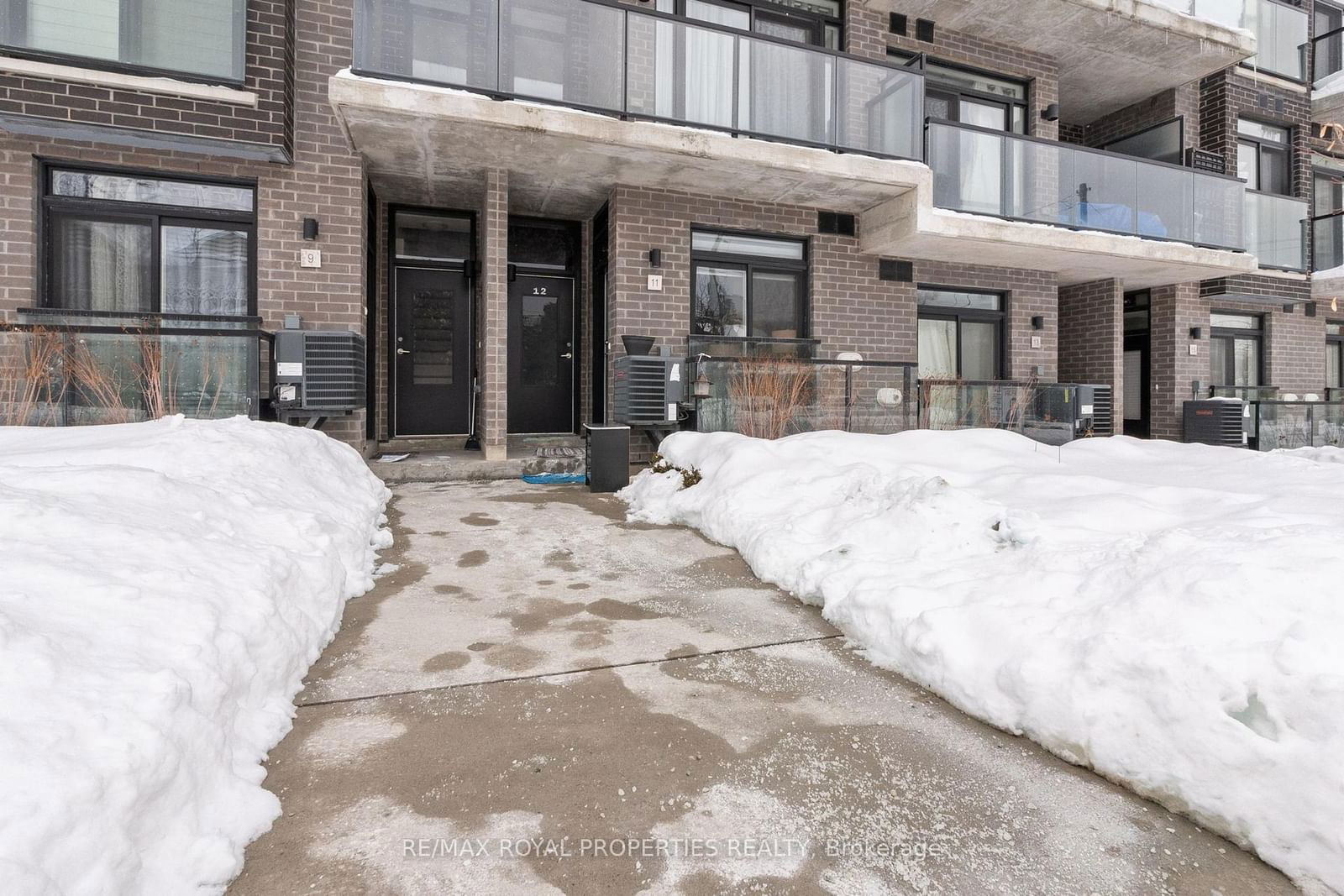 264 Finch Ave E, unit 11 for sale