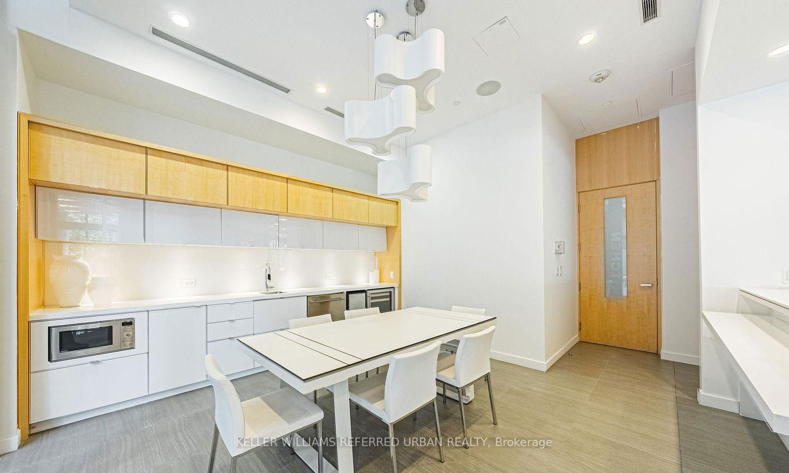 45 Charles St E, unit 3512 for rent