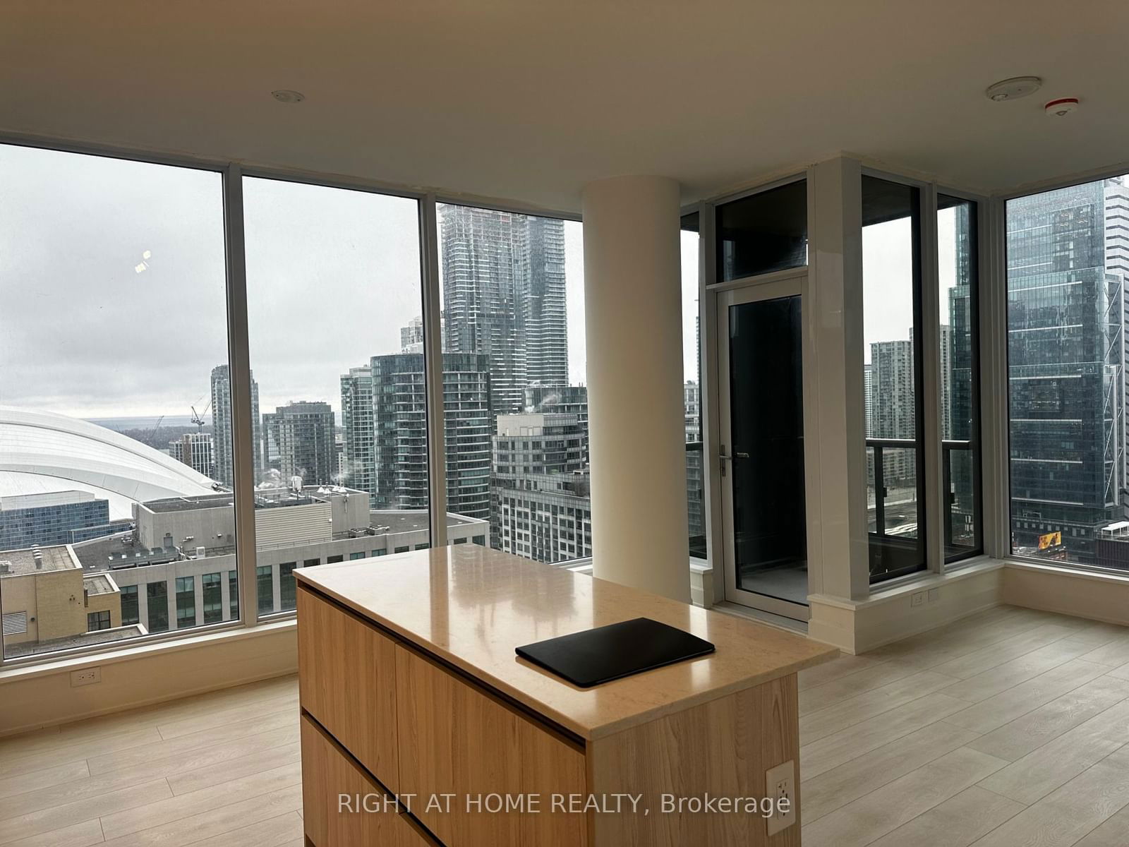 35 Mercer St, unit 2210 for rent