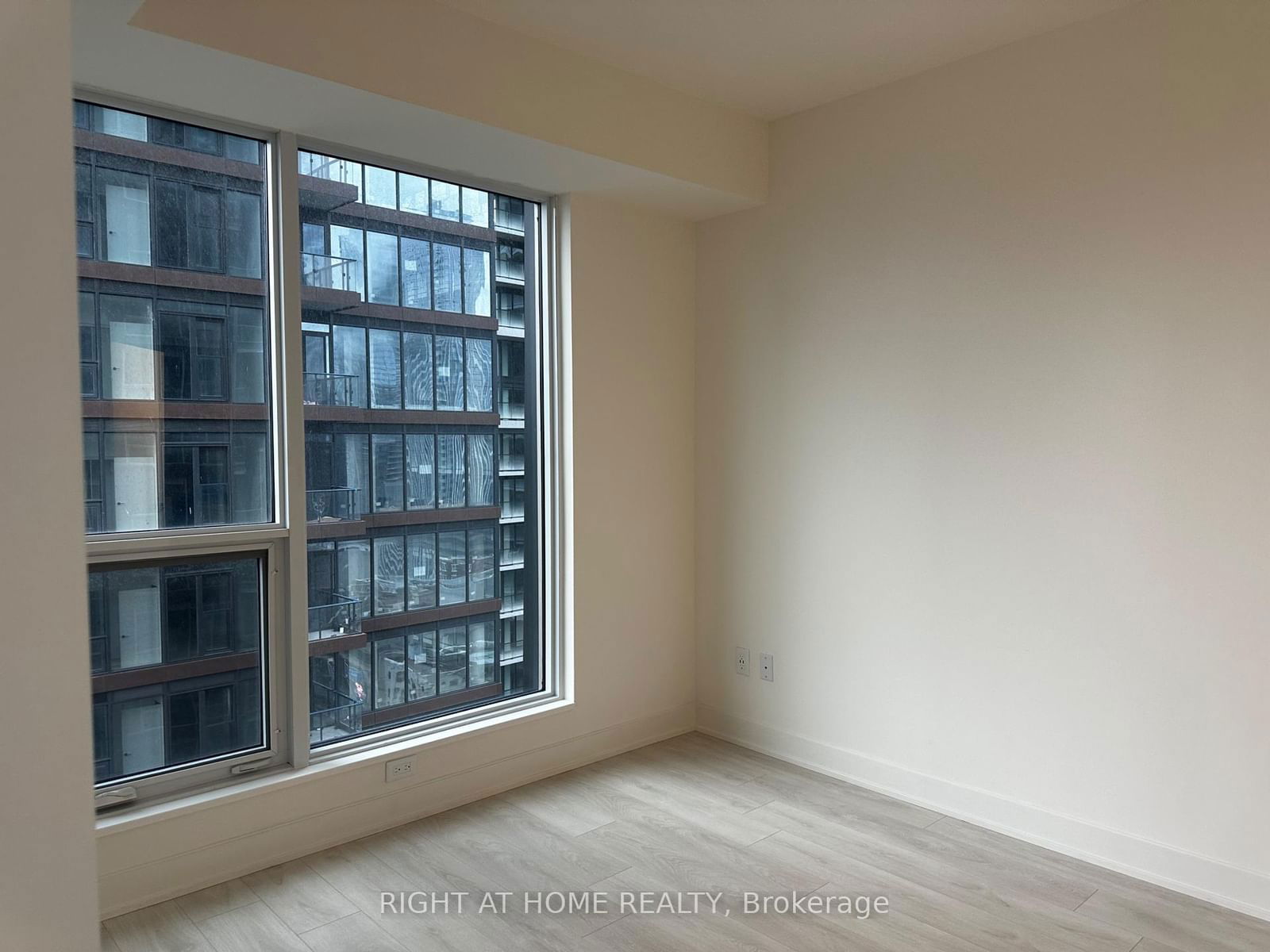 35 Mercer St, unit 2210 for rent