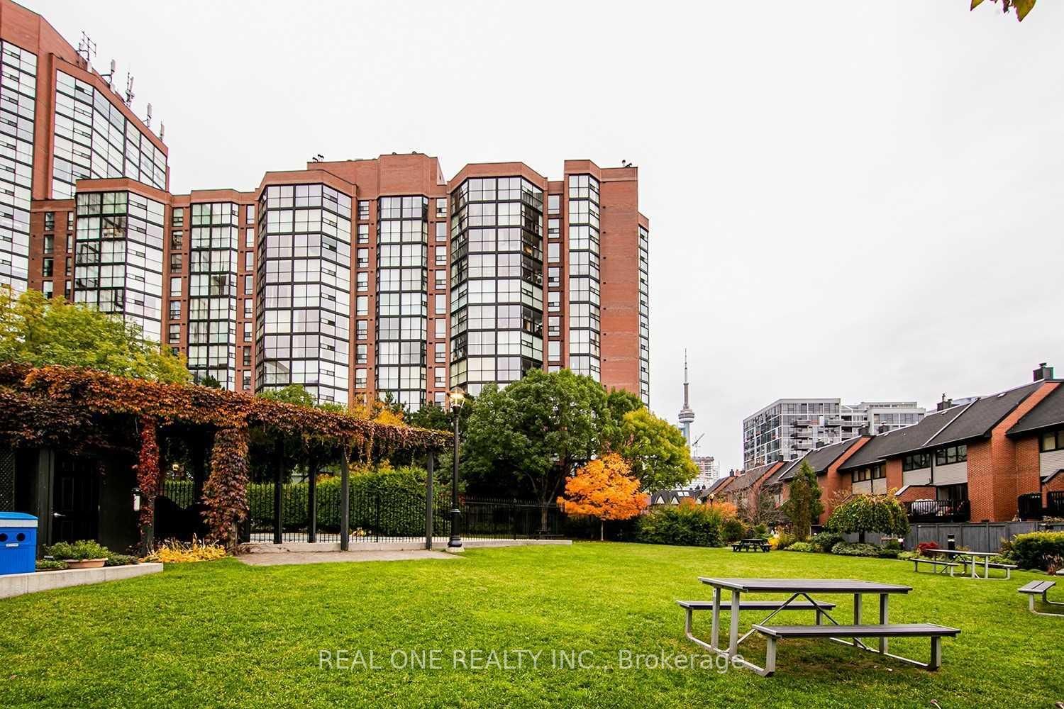 The Summit Condos, Downtown, Toronto