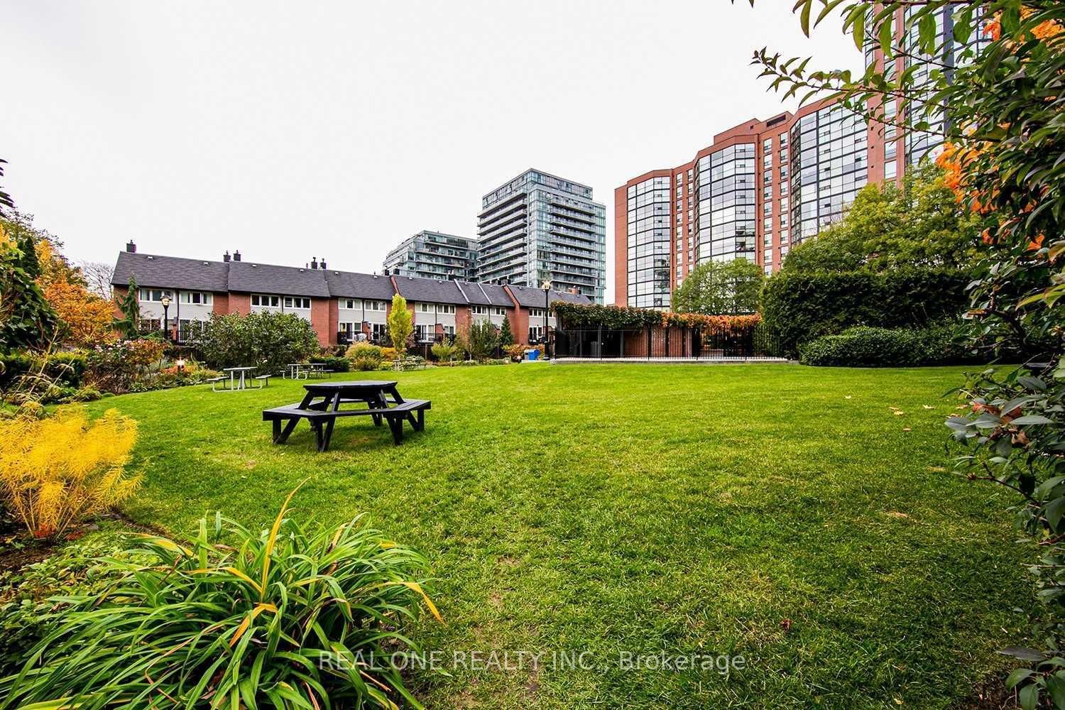 The Summit Condos, Downtown, Toronto