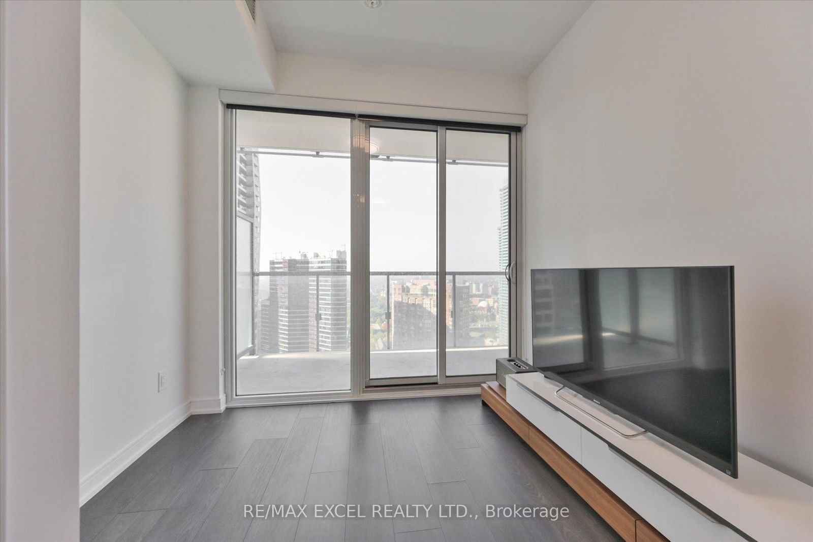 3 Gloucester St, unit 3312 for sale