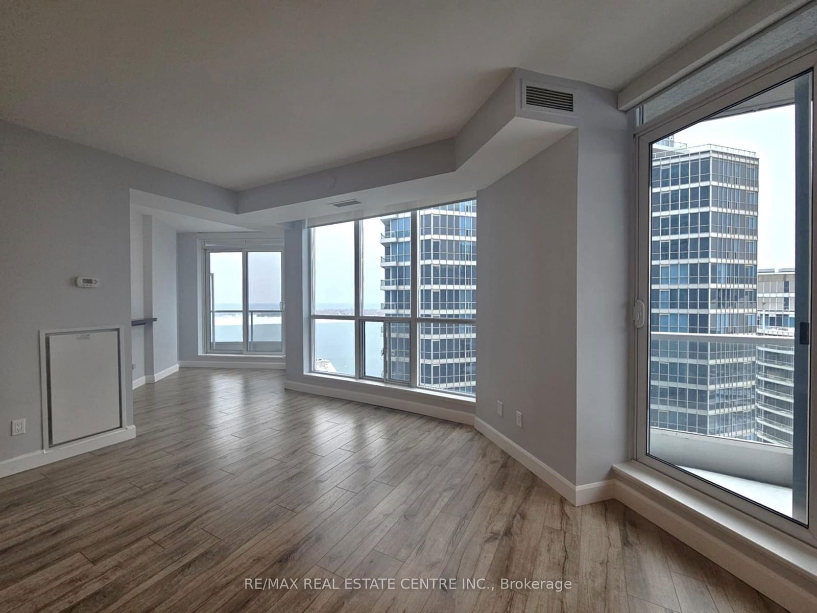 8 York St, unit 3112 for rent