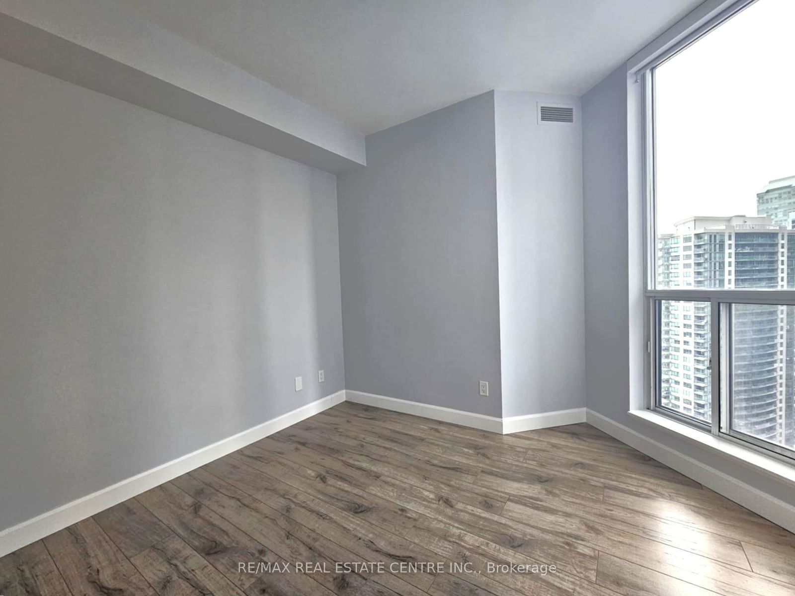 8 York St, unit 3112 for rent