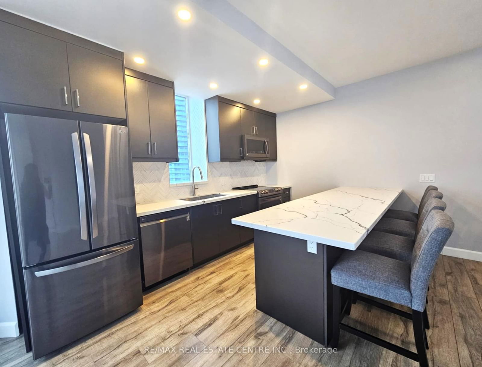 8 York St, unit 3112 for rent