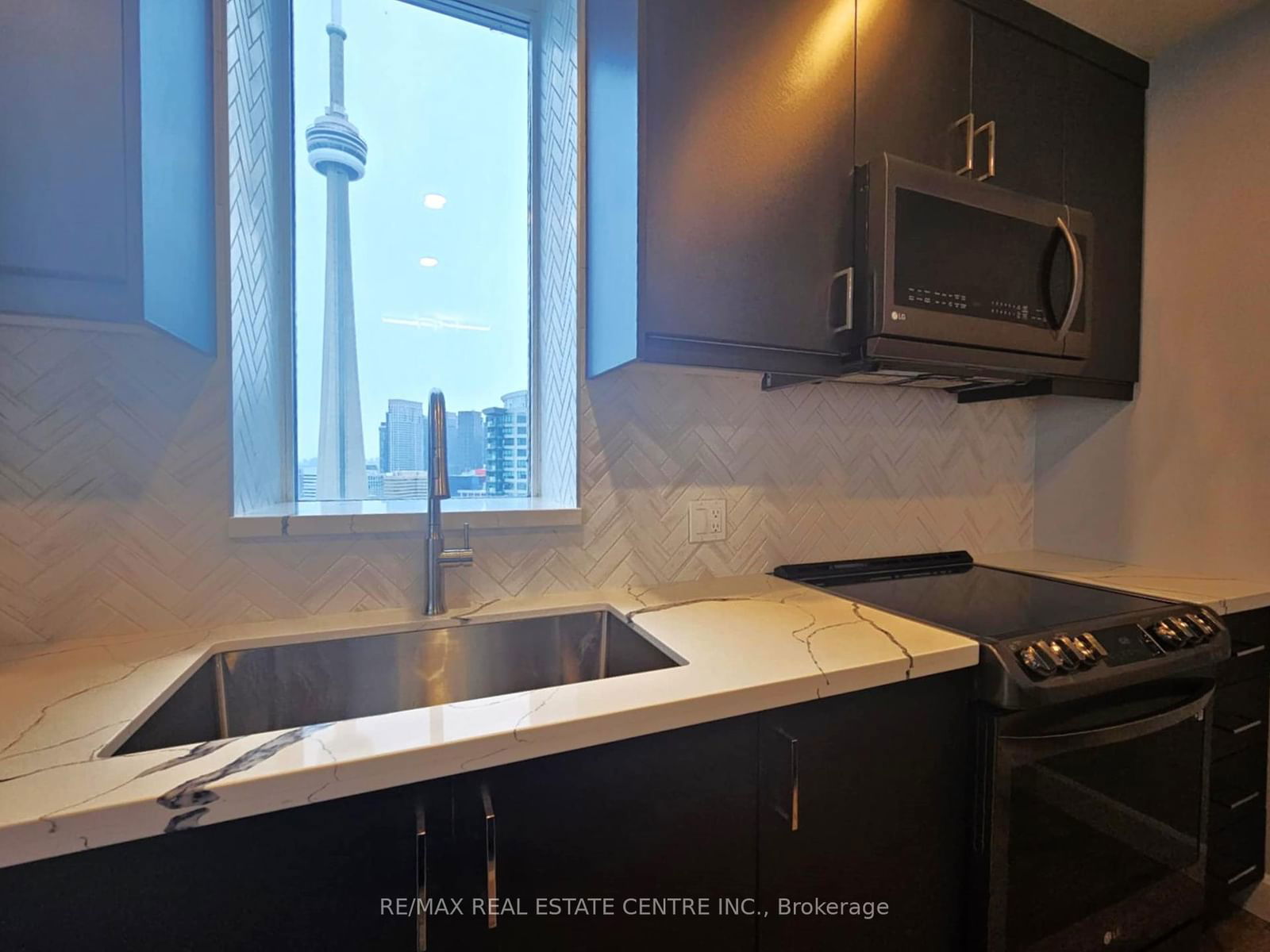 8 York St, unit 3112 for rent