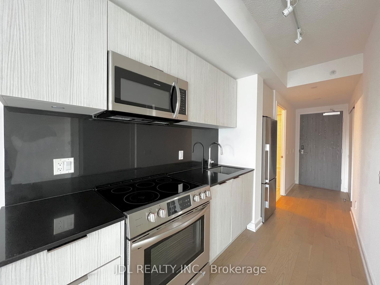 25 Richmond St E, unit 1315 for sale