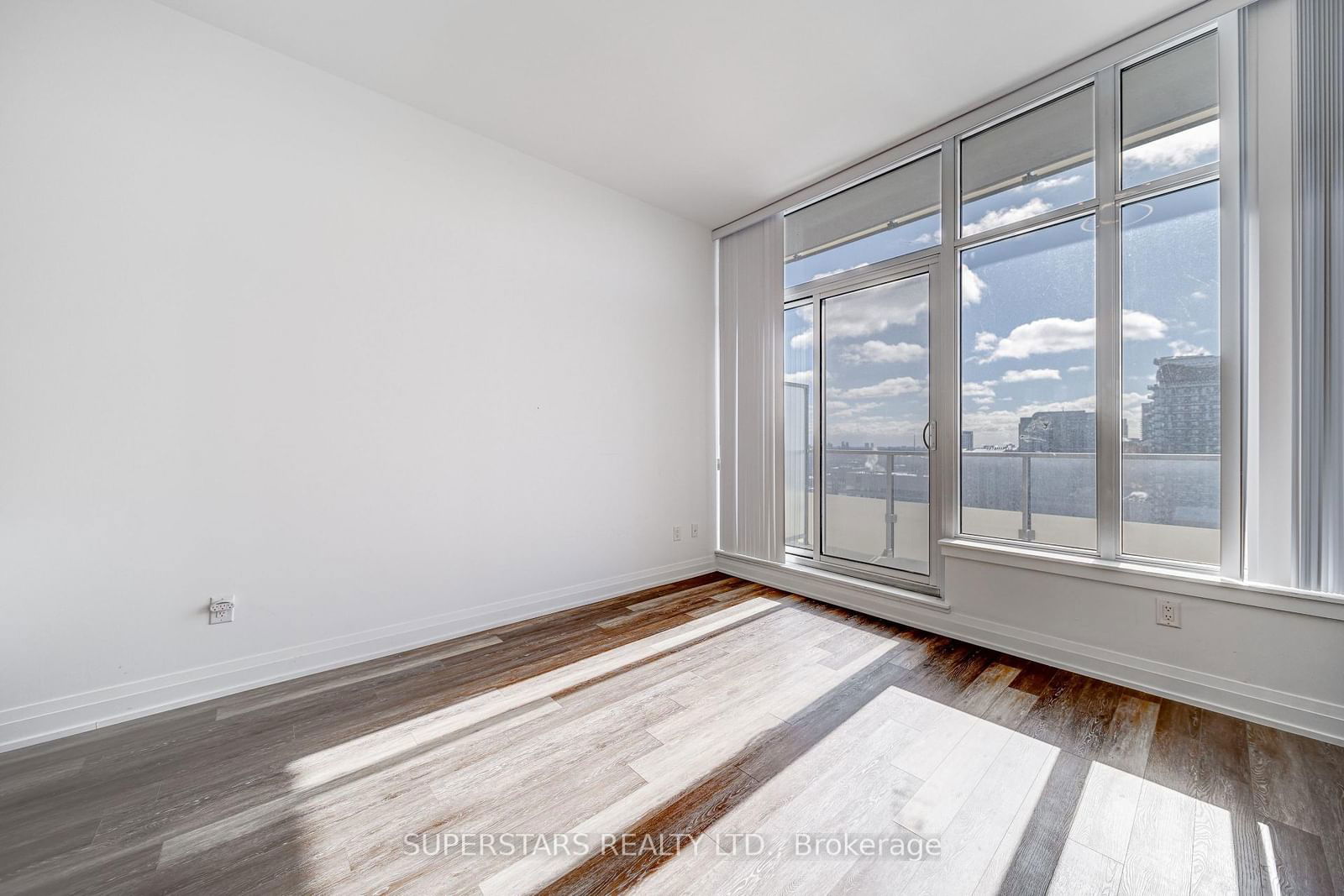 75 Canterbury Pl, unit 2905 for rent