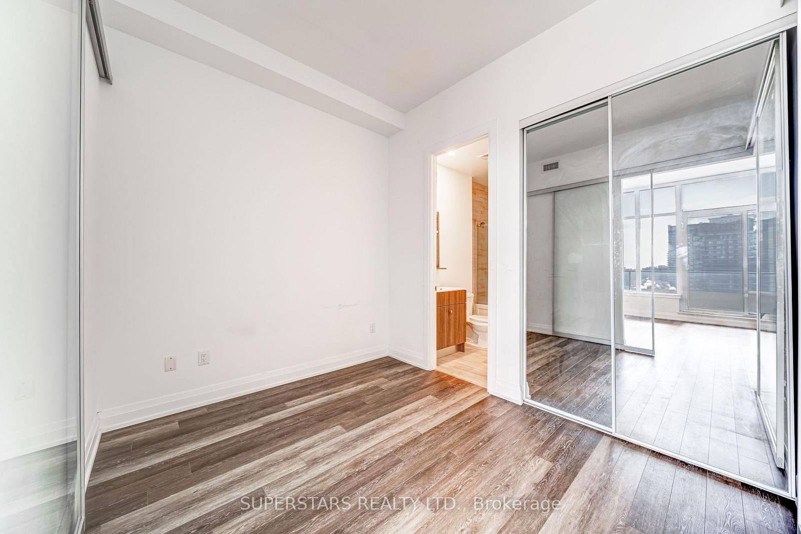 75 Canterbury Pl, unit 2905 for rent