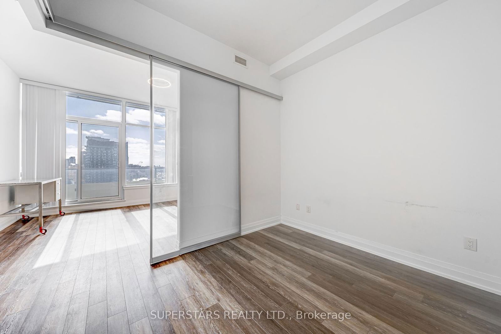 75 Canterbury Pl, unit 2905 for rent