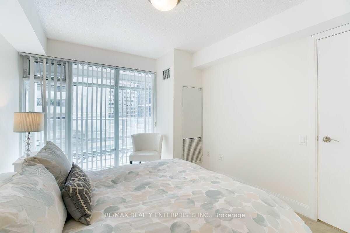 2191 Yonge St, unit 712 for rent