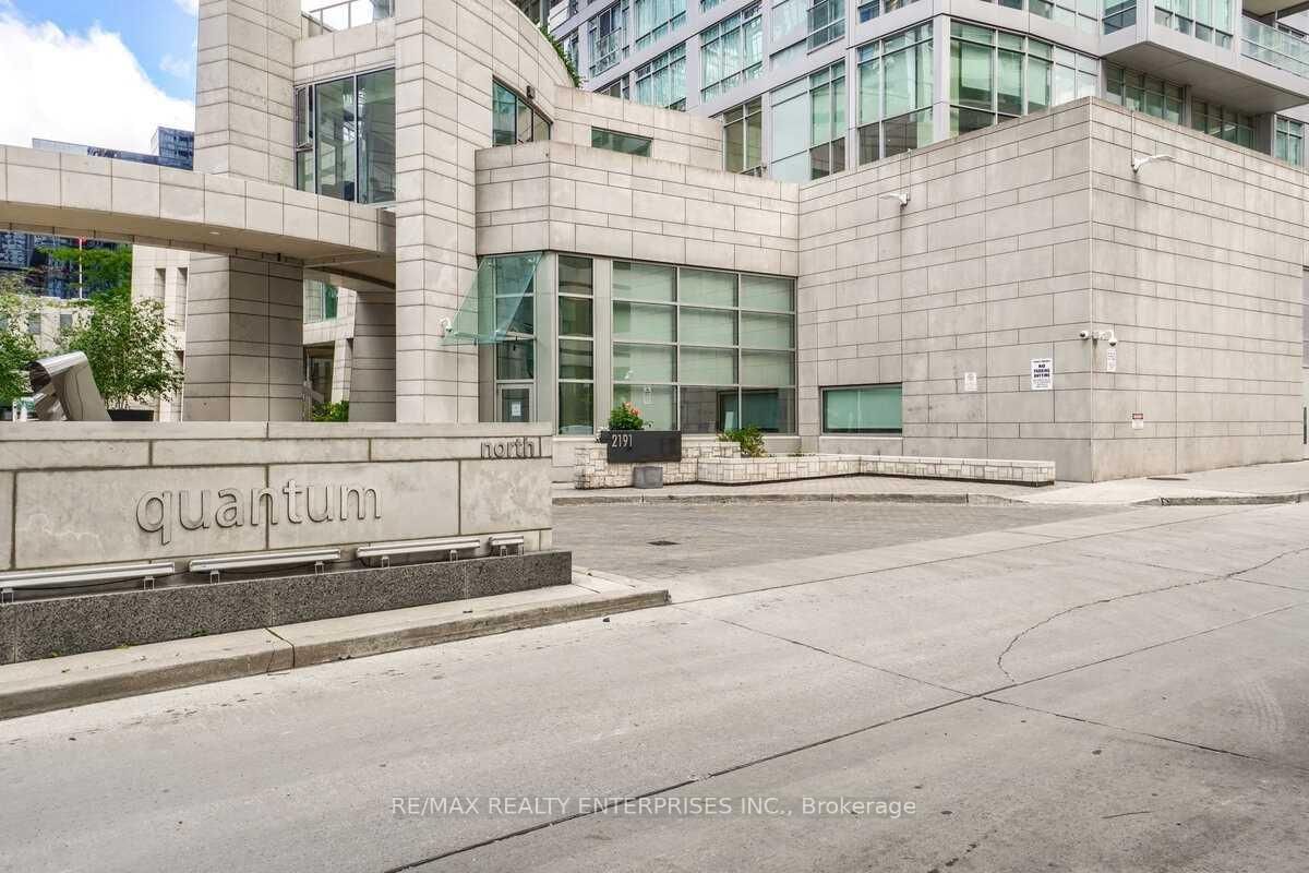 2191 Yonge St, unit 712 for rent