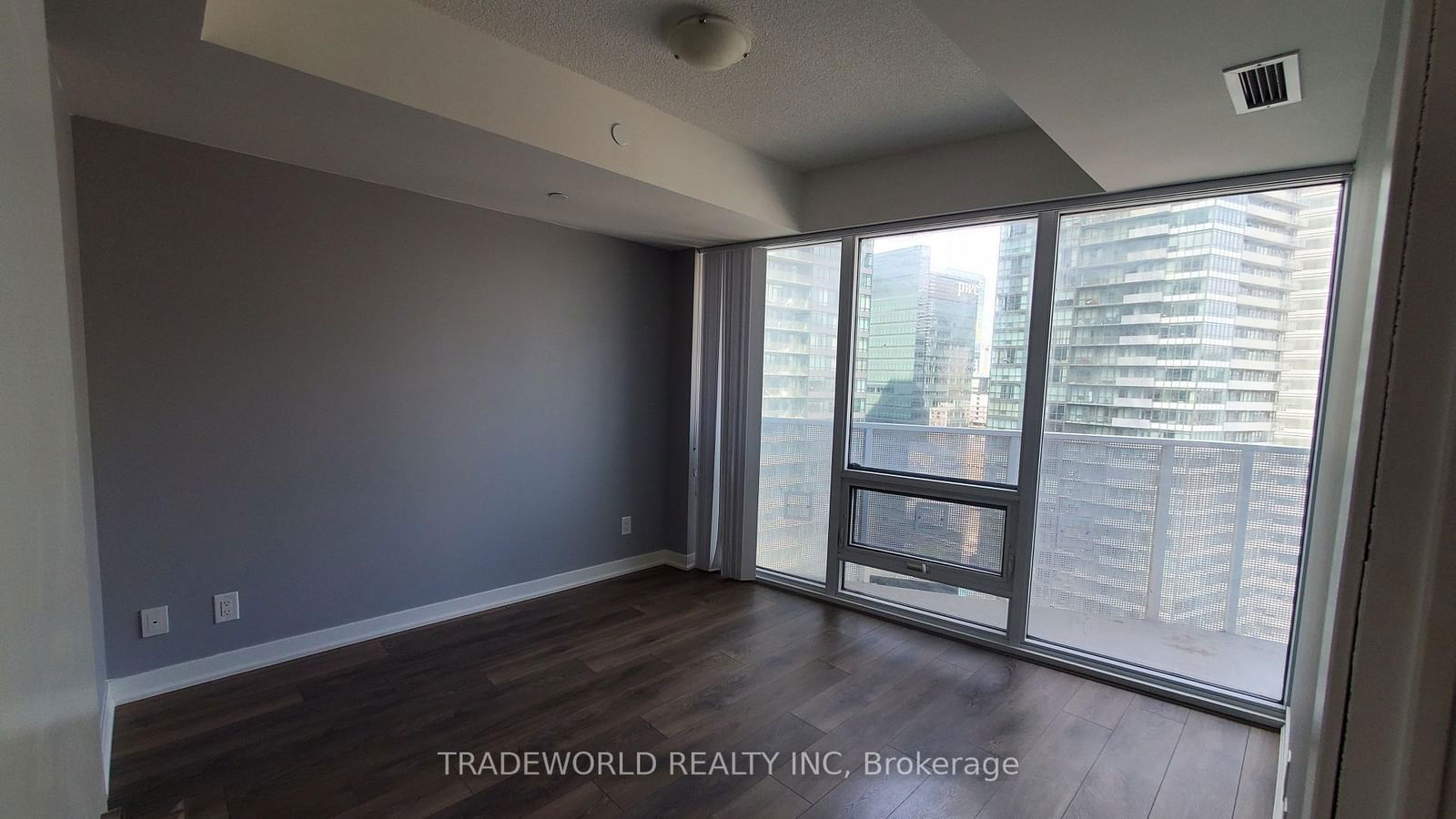 100 Harbour St, unit 2703 for sale