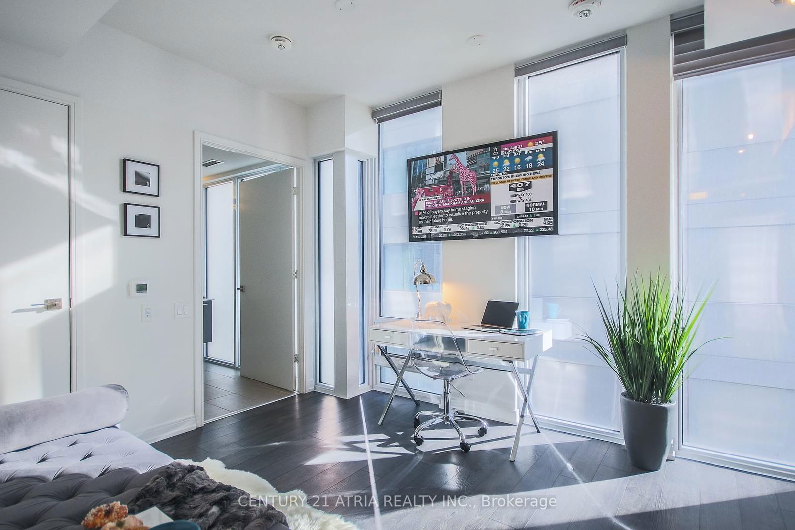 28 Wellesley St E, unit 1510 for sale