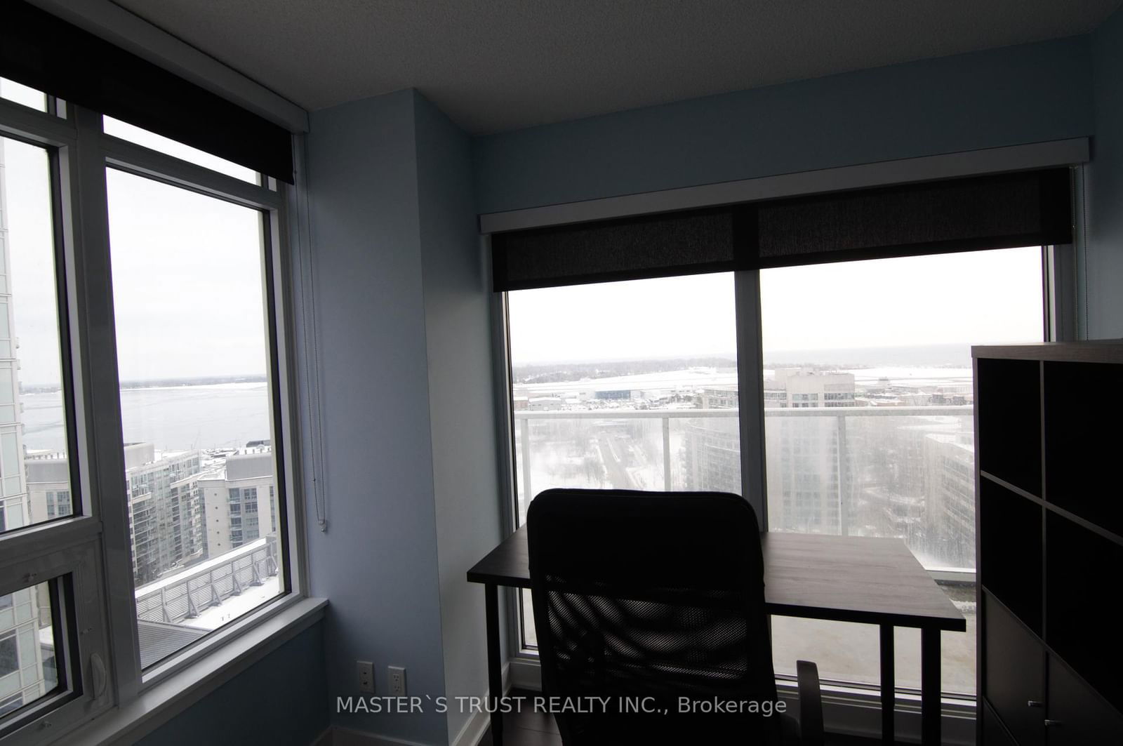 19 Bathurst St, unit 2211 for rent