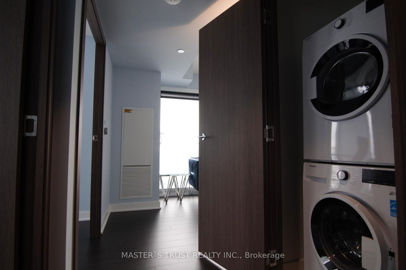 19 Bathurst St, unit 2211 for rent