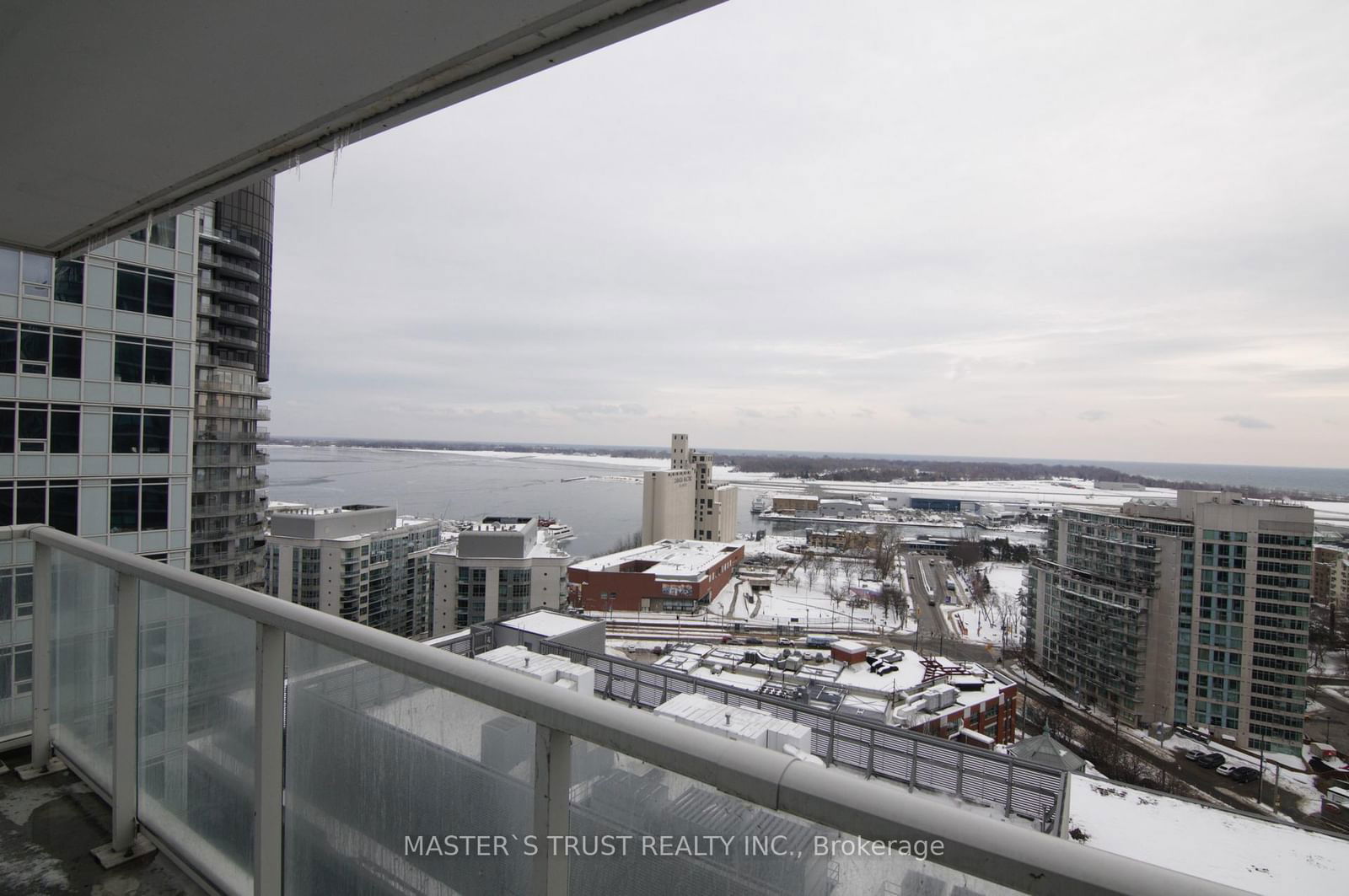 19 Bathurst St, unit 2211 for rent