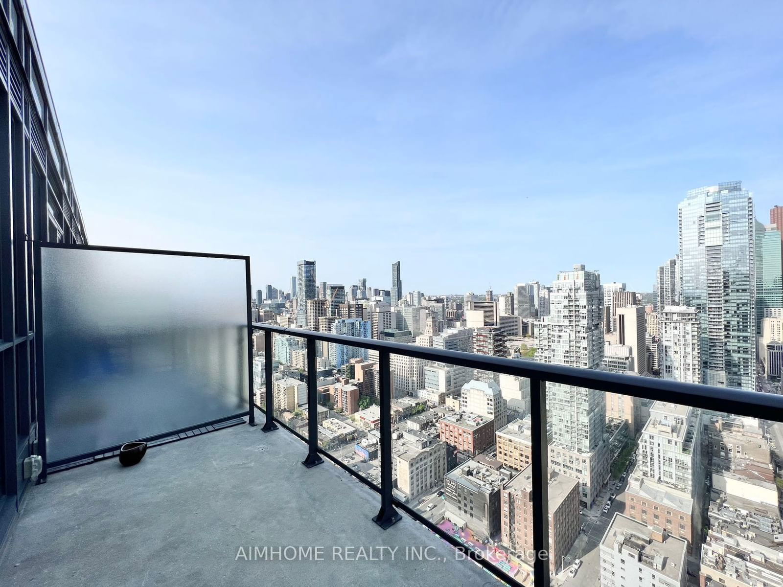 290 Adelaide St W, unit 4009 for sale