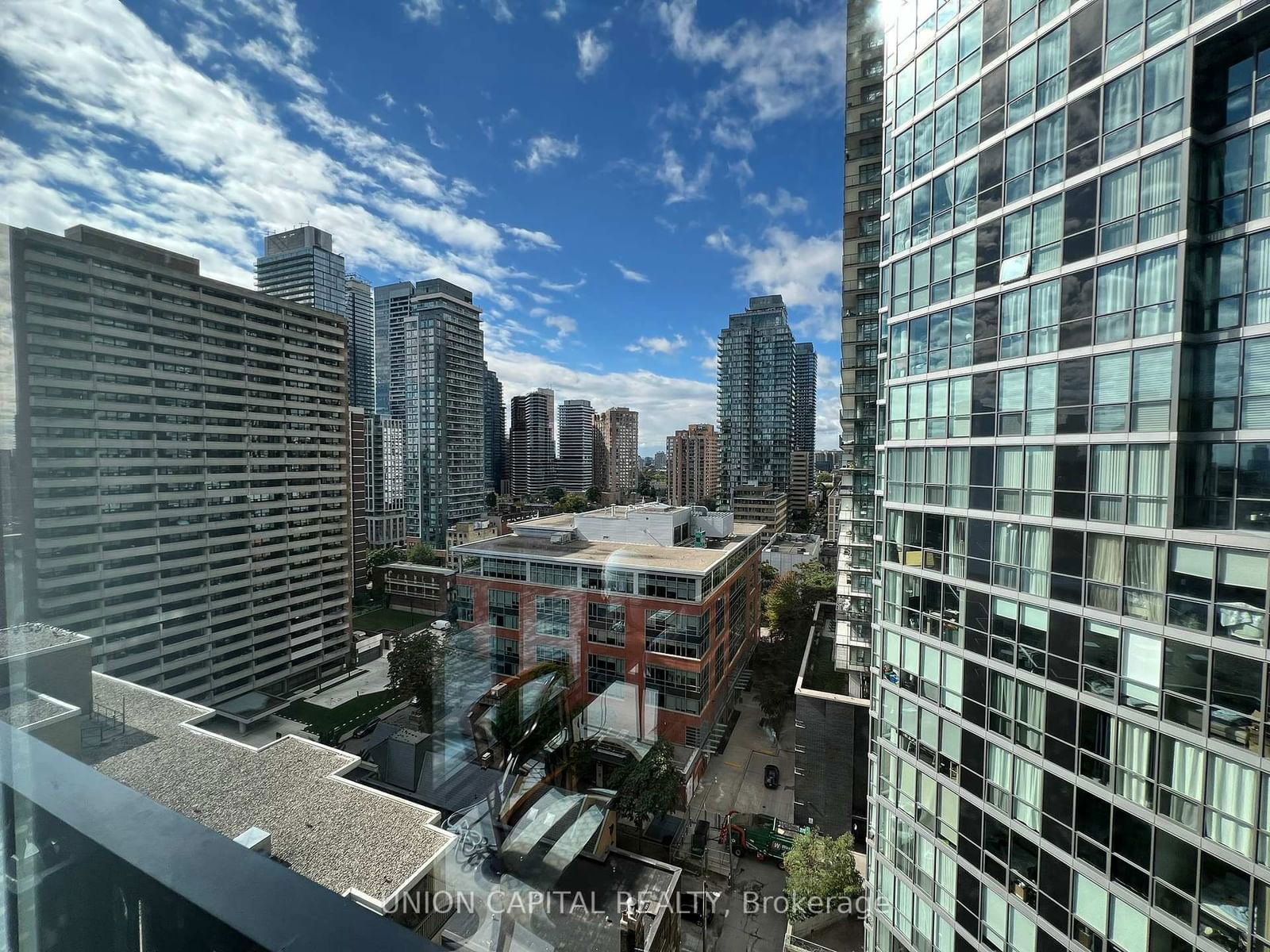 55 Charles St, unit 1406 for sale